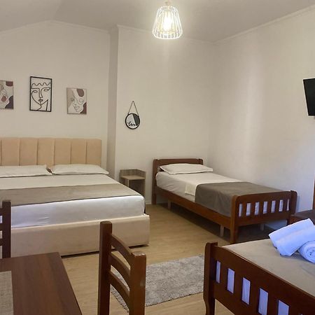 Vila M Vera Rooms With Kitchen And Apartments ドゥラス エクステリア 写真