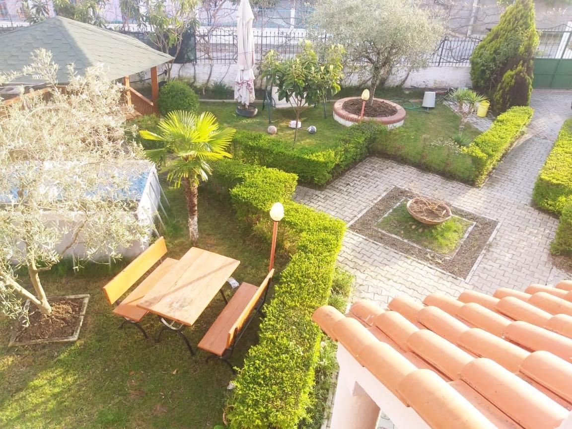 Vila M Vera Rooms With Kitchen And Apartments ドゥラス エクステリア 写真