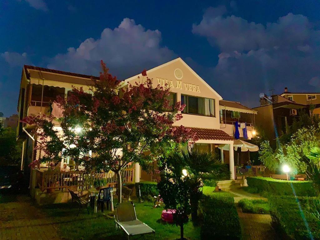 Vila M Vera Rooms With Kitchen And Apartments ドゥラス エクステリア 写真