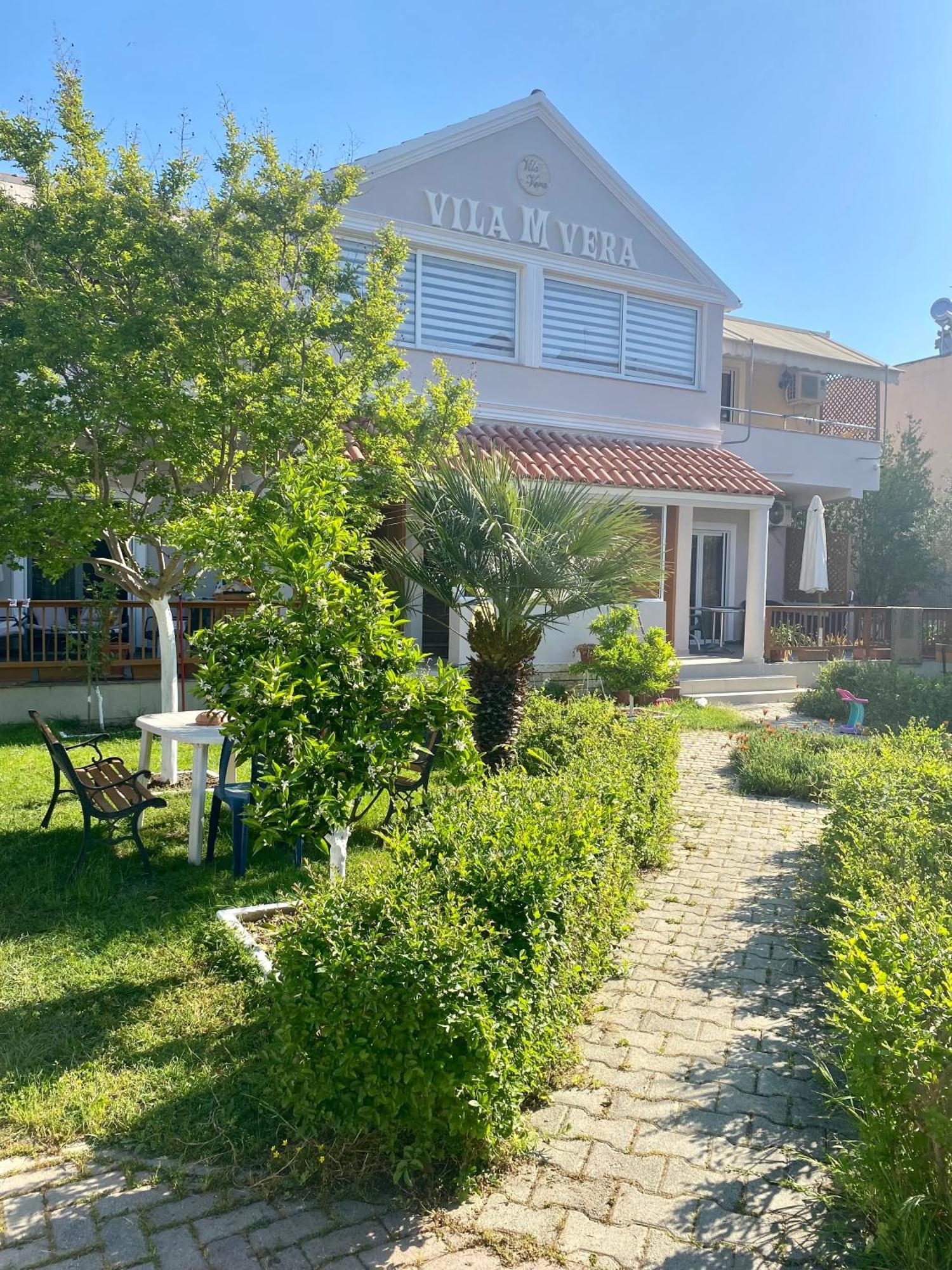 Vila M Vera Rooms With Kitchen And Apartments ドゥラス エクステリア 写真
