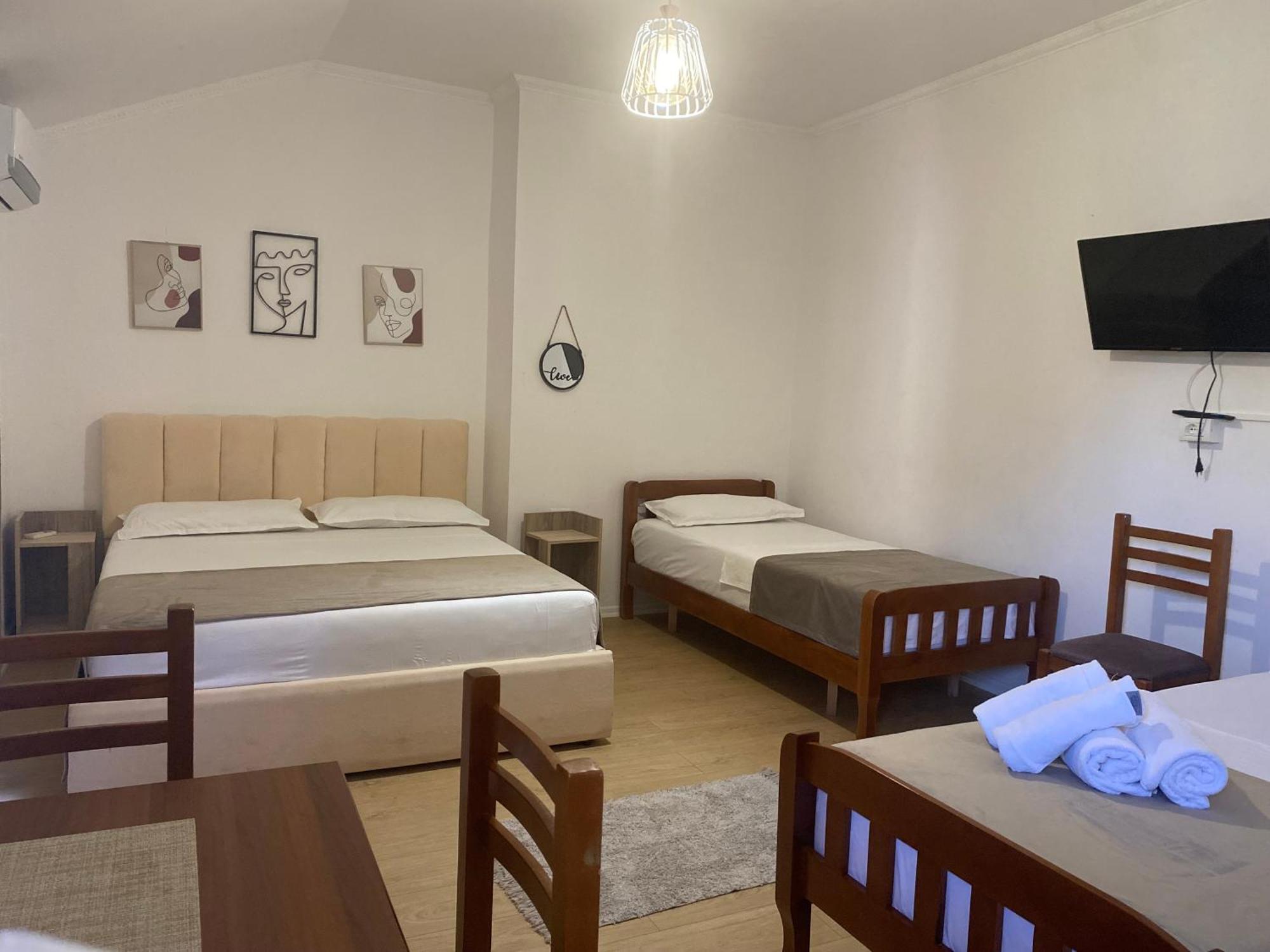 Vila M Vera Rooms With Kitchen And Apartments ドゥラス エクステリア 写真