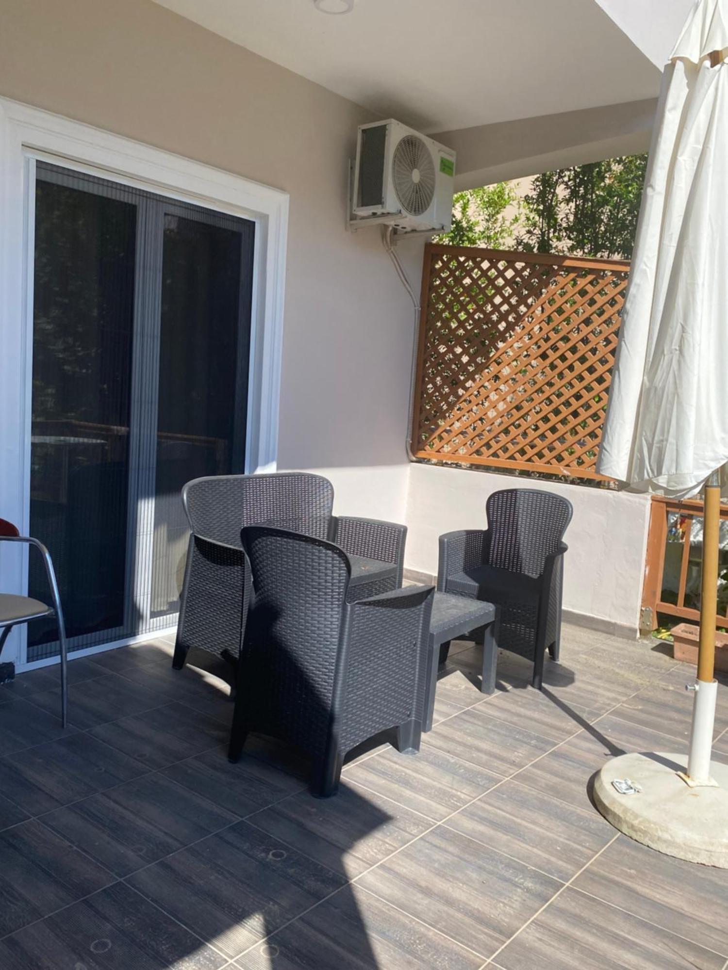Vila M Vera Rooms With Kitchen And Apartments ドゥラス エクステリア 写真
